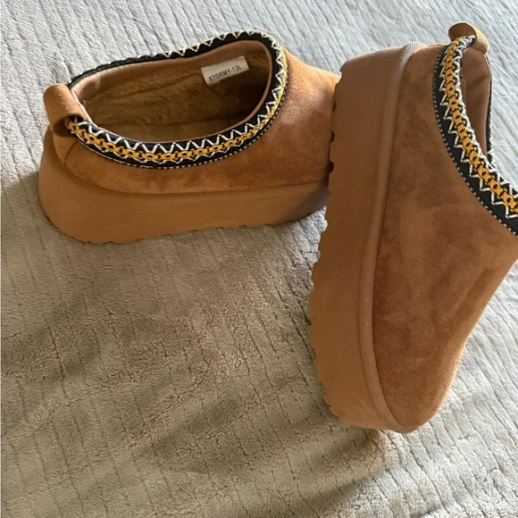 Mudd Brown Platform Mules with Black and Yellow Accents - Picture 3 of 6